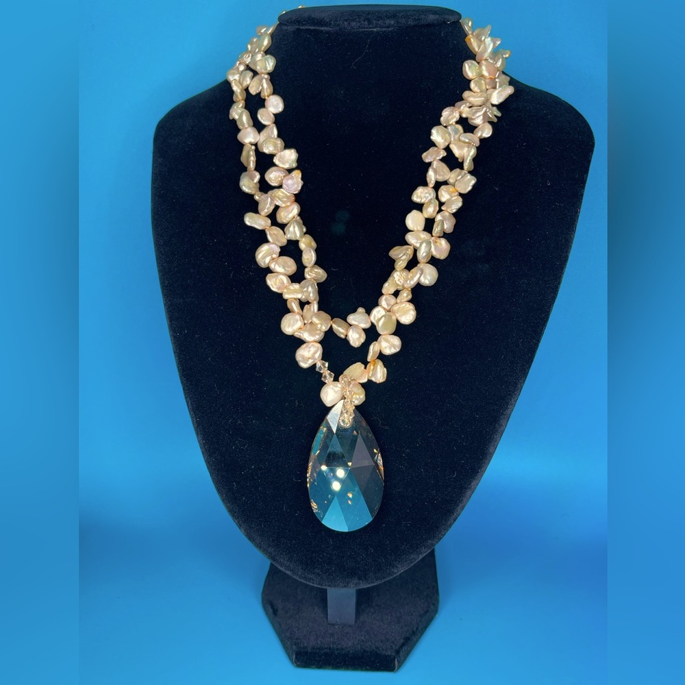 ‼️PRICE DROP❗️Sea-stones double rope necklace w/ stunning champagne stone!!